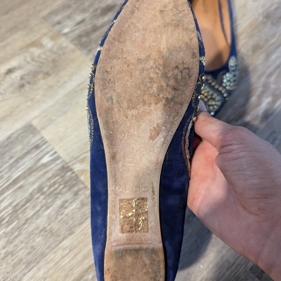ALDO Beautiful Blue Flats with Gold Detail and Embroidery - Picture 7 of 8